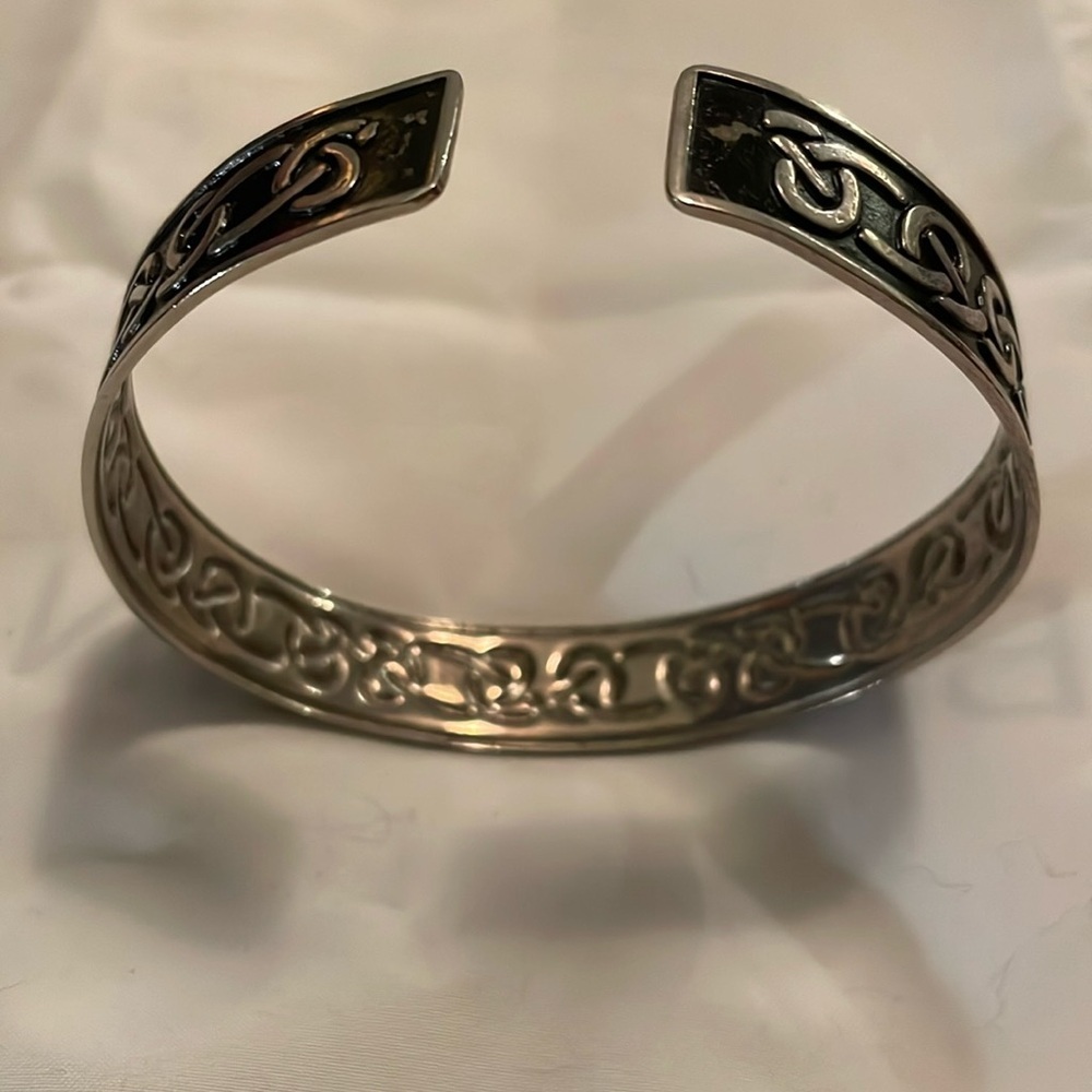 Celtic knot work bracelet​​ - Picture 3 of 4